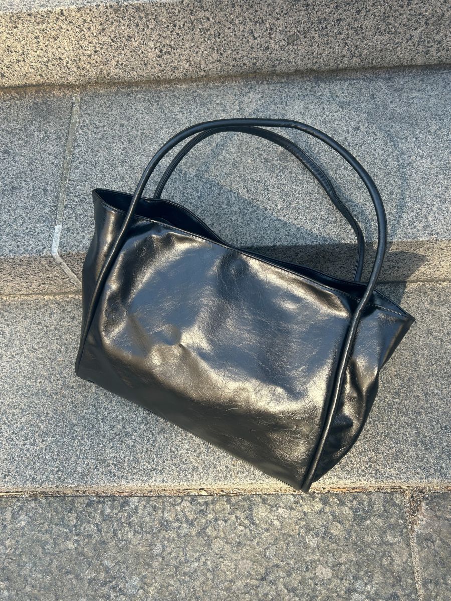 L'LEVANI™ | MONE SAC BANDOULIÈRE NOIR - ÉLÉGANCE INTEMPORELLE