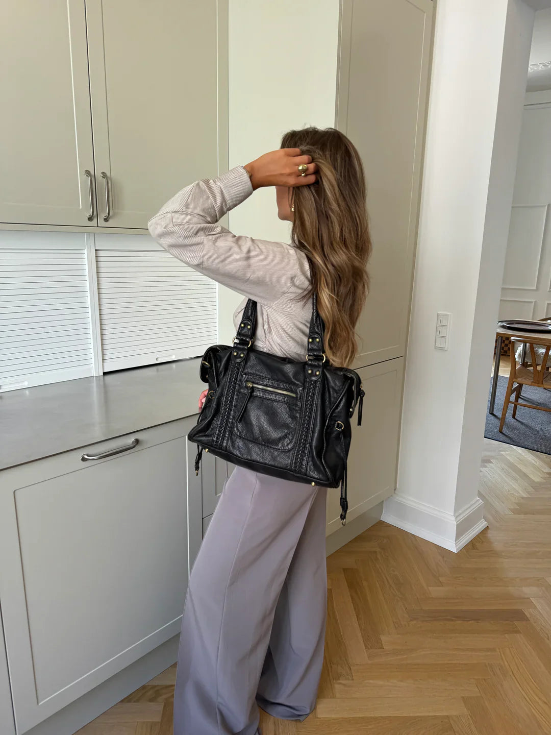  L'LEVANI™ | SAGA - SAC ÉPAULE ÉLÉGANT AVEC DÉTAILS DORÉS